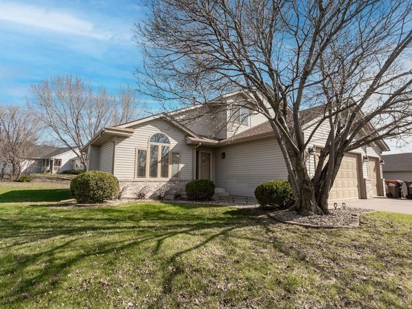 290 Pendryn Hill Overlook, Woodbury, MN 55125