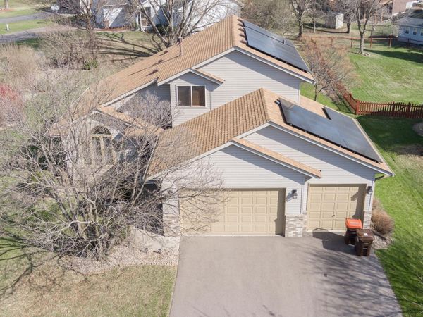 290 Pendryn Hill Overlook, Woodbury, MN 55125