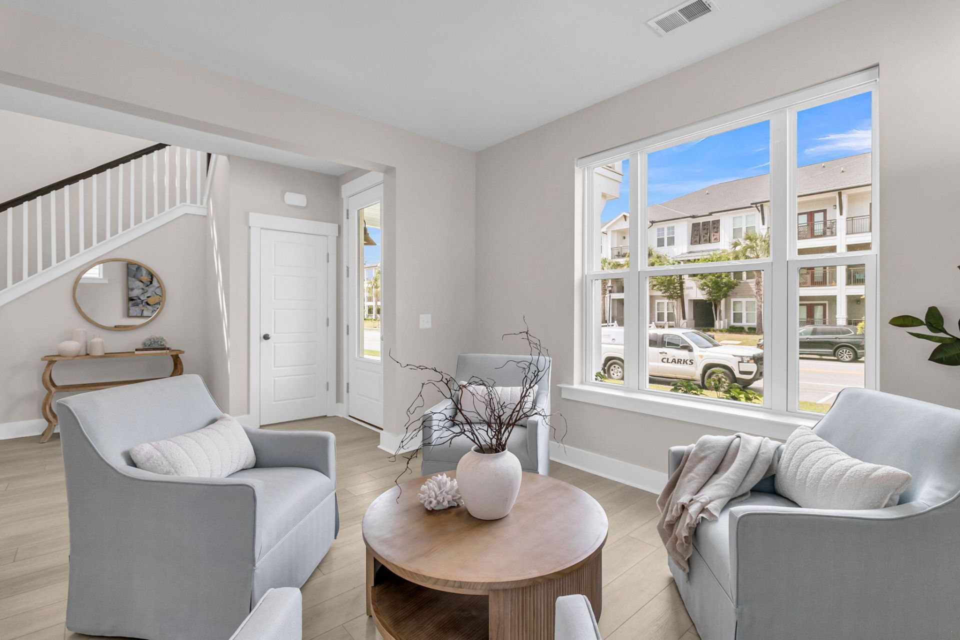 845 Hopewell Drive Photo 6