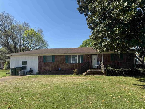 3813 Mastin Lake Rd NW, Huntsville, AL 35810