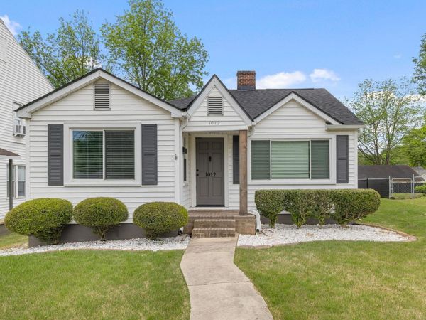 1012 1st St, Tuscumbia, AL 35674