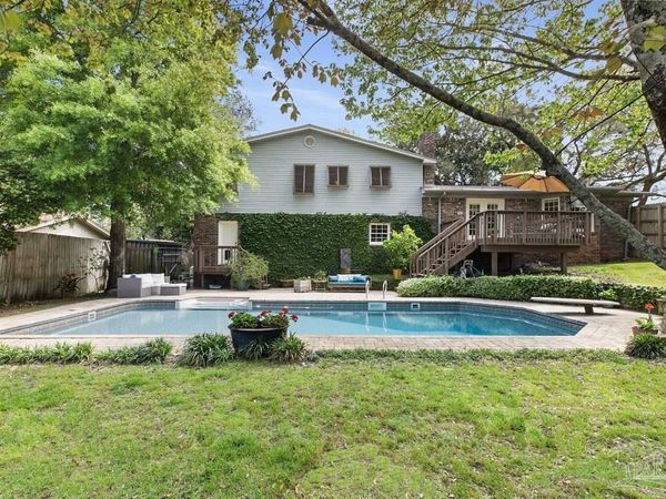 505 Bear Dr, Gulf Breeze, FL 32561
