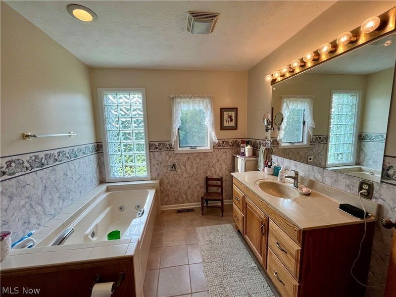 1368 Andora Road NE, Carrollton, OH 44615 Photo 8