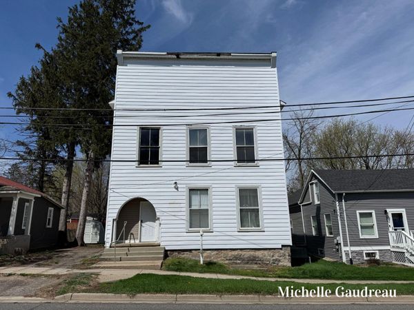 116 W Main Street SE, Caledonia, MI 49316
