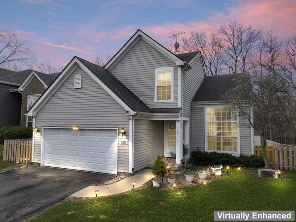 138 Emerald Drive , Streamwood, IL 60107