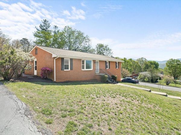 403 Ingal BLVD, Salem, VA 24153