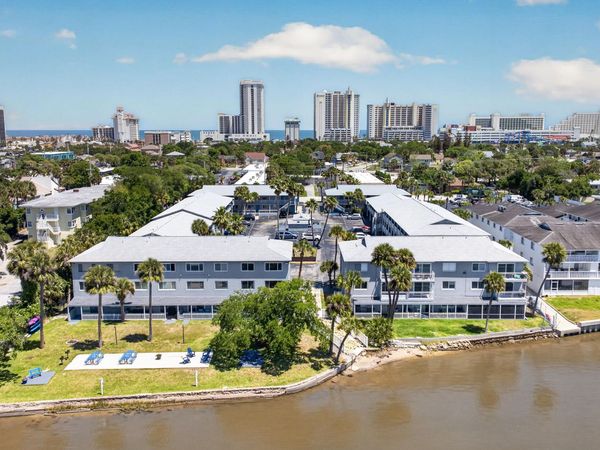 411 N Halifax Avenue, Unit 303, Daytona Beach, FL 32118