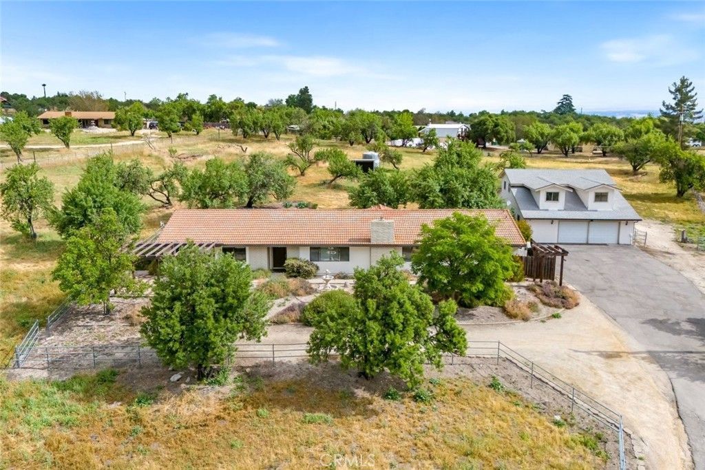 390 Nacimiento Lake Drive, Paso Robles, CA 93446 Main Photo