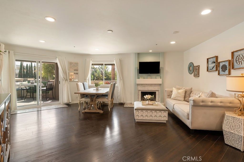 400 Lake, Unit 105, Huntington Beach, CA 92648 Main Photo