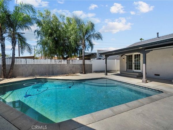 10053 Stonehurst, Sun Valley, CA 91352