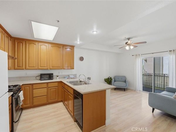 17888 Alburtis Avenue, Unit B117, Artesia, CA 90701