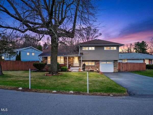 6 Nicholas Drive, Albany, NY 12205