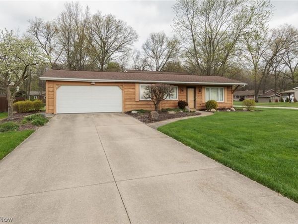 20598 Homestead Park Drive , Strongsville, OH 44149