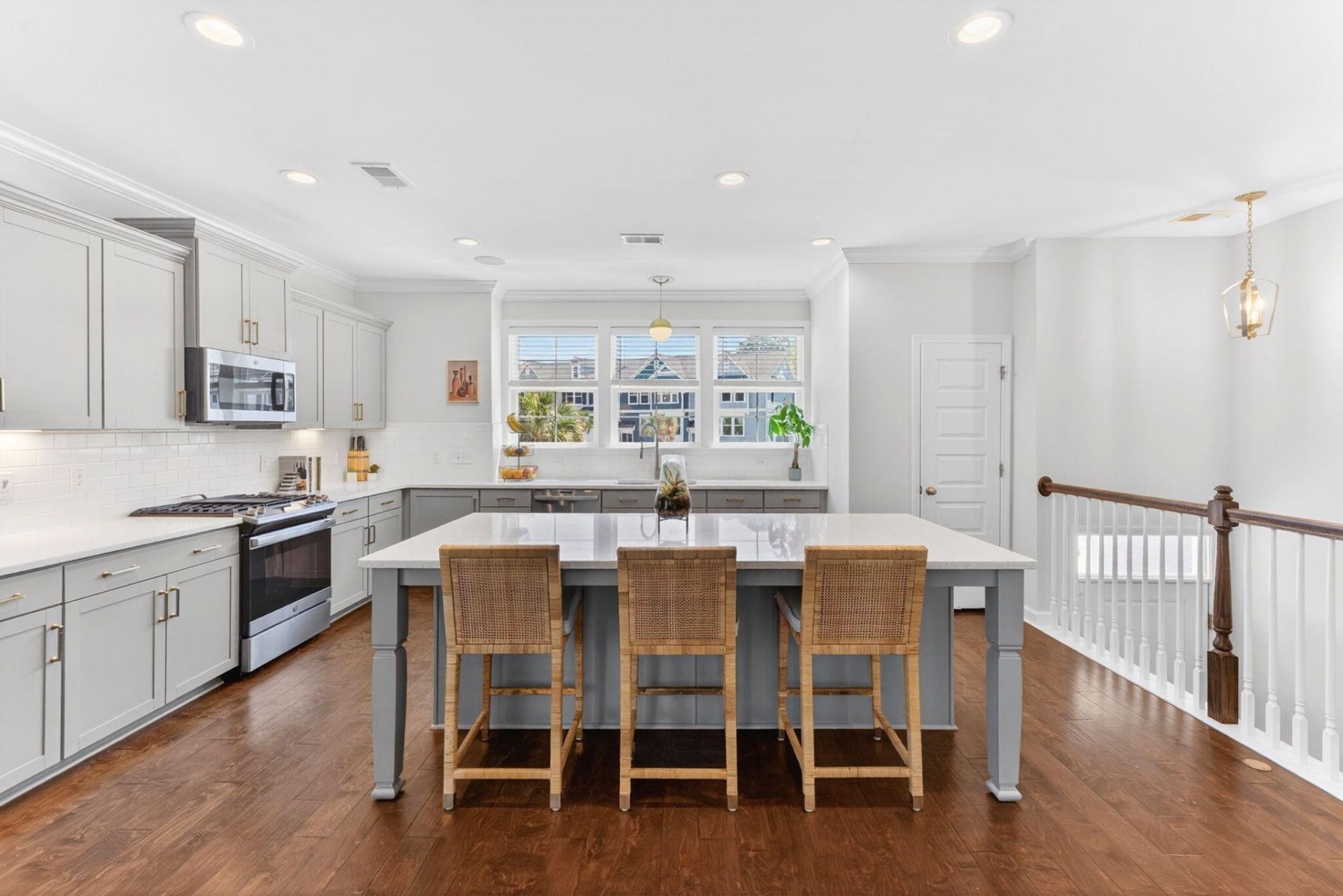 1555 Moss Spring Road Photo 11