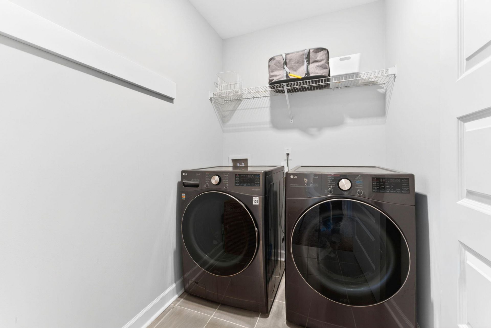 1555 Moss Spring Road Photo 29