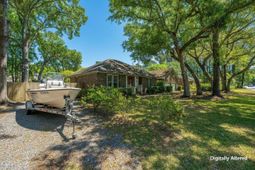 6 Hunters Forest Drive photo 4