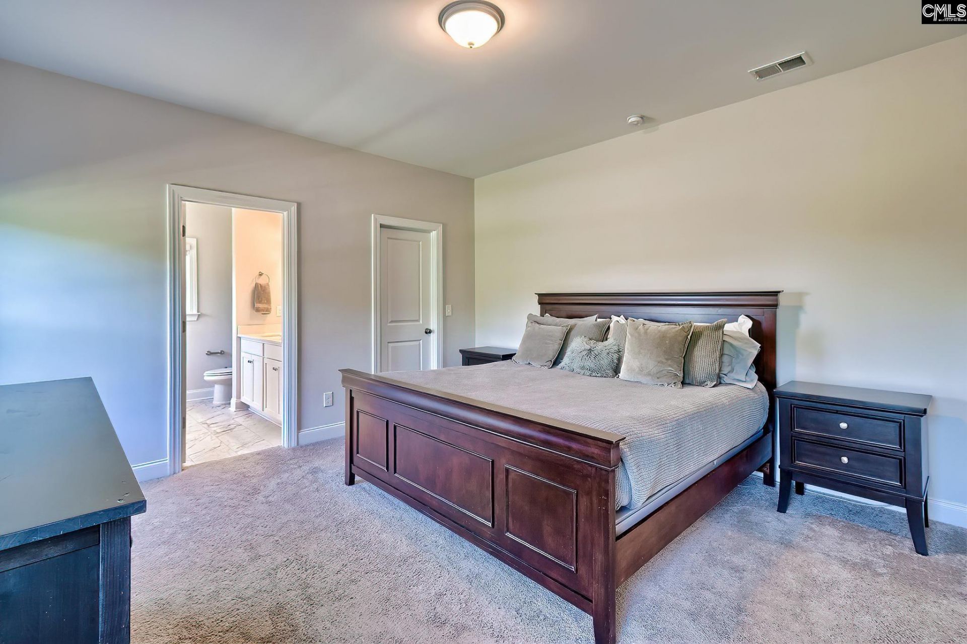 5030 Lincoln Reece Lane Photo 4