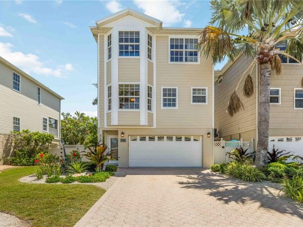 215 81ST STREET, HOLMES BEACH, FL 34217