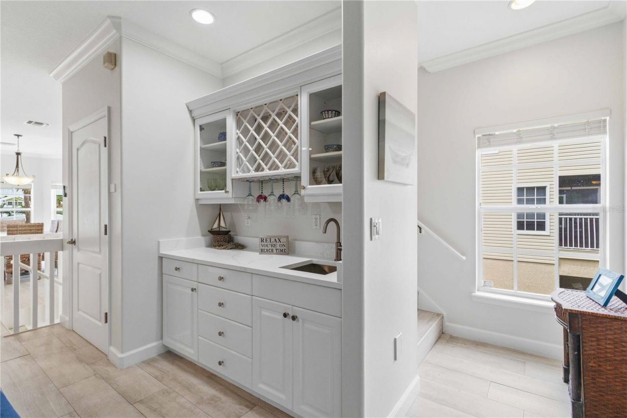 215 81st Street, Unit 2, Holmes Beach, FL 34217 Photo