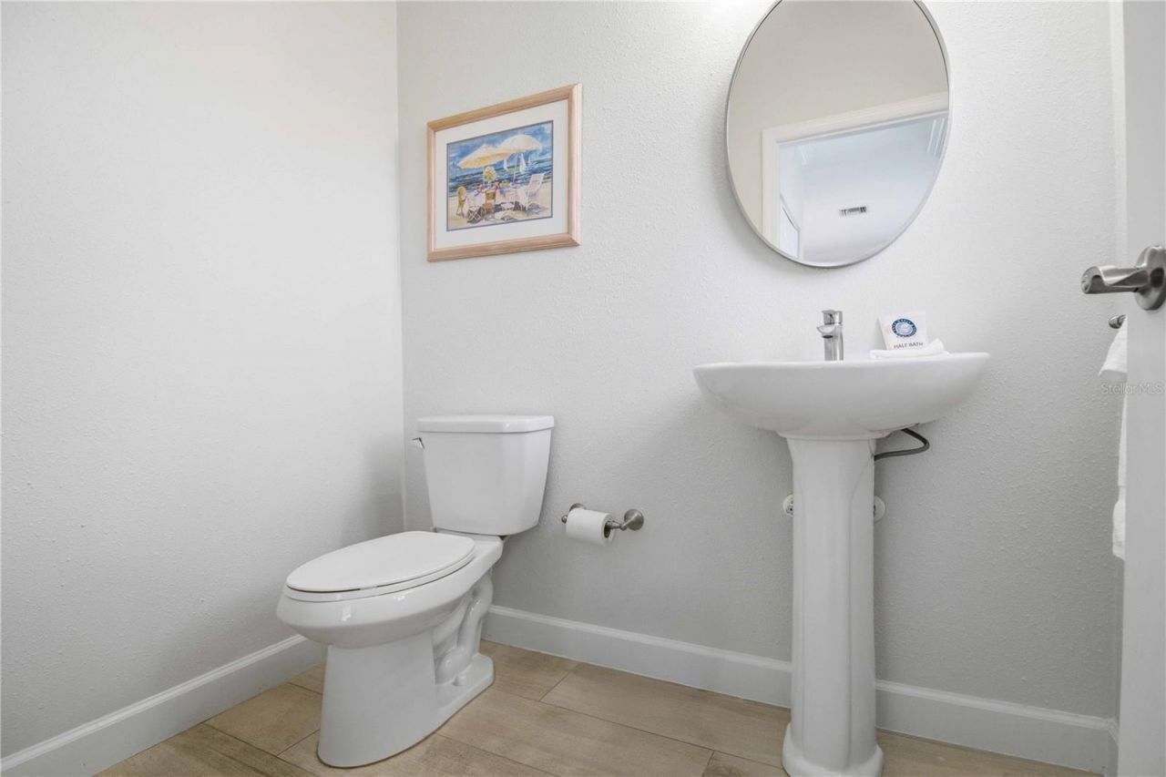 215 81st Street, Unit 2, Holmes Beach, FL 34217 Photo