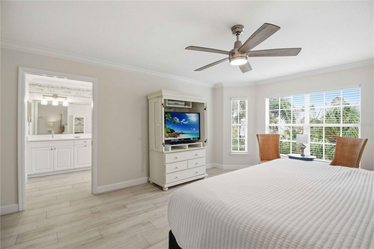 215 81st Street, Unit 2, Holmes Beach, FL 34217 Photo