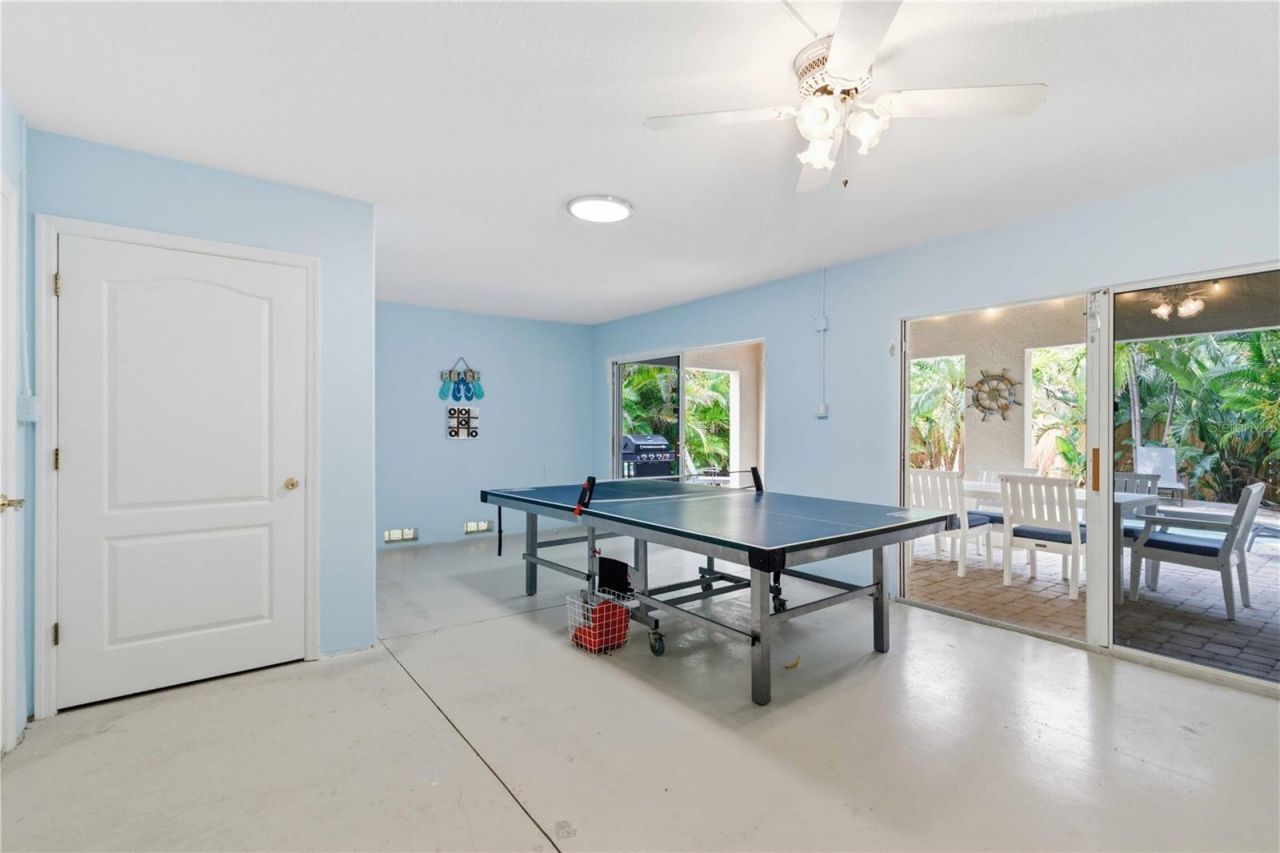 215 81st Street, Unit 2, Holmes Beach, FL 34217 Photo