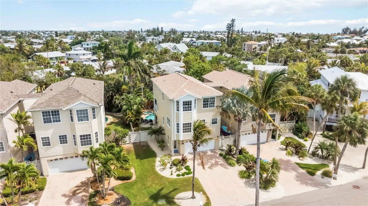 215 81st Street, Unit 2, Holmes Beach, FL 34217 Photo