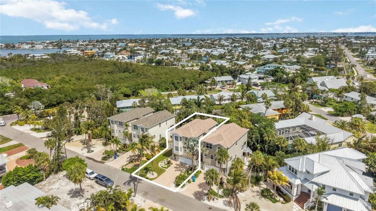 215 81st Street, Unit 2, Holmes Beach, FL 34217 Photo