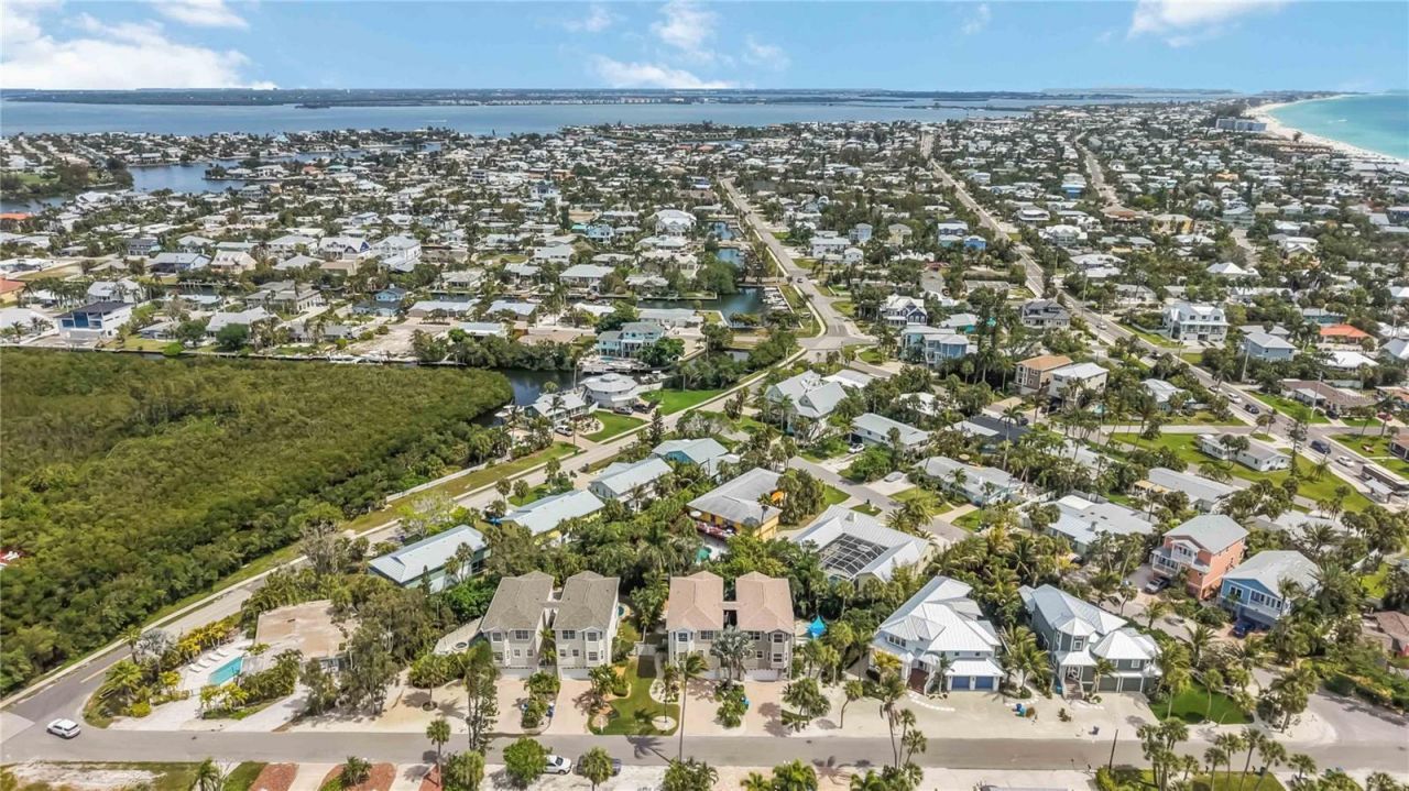 215 81st Street, Unit 2, Holmes Beach, FL 34217 Photo