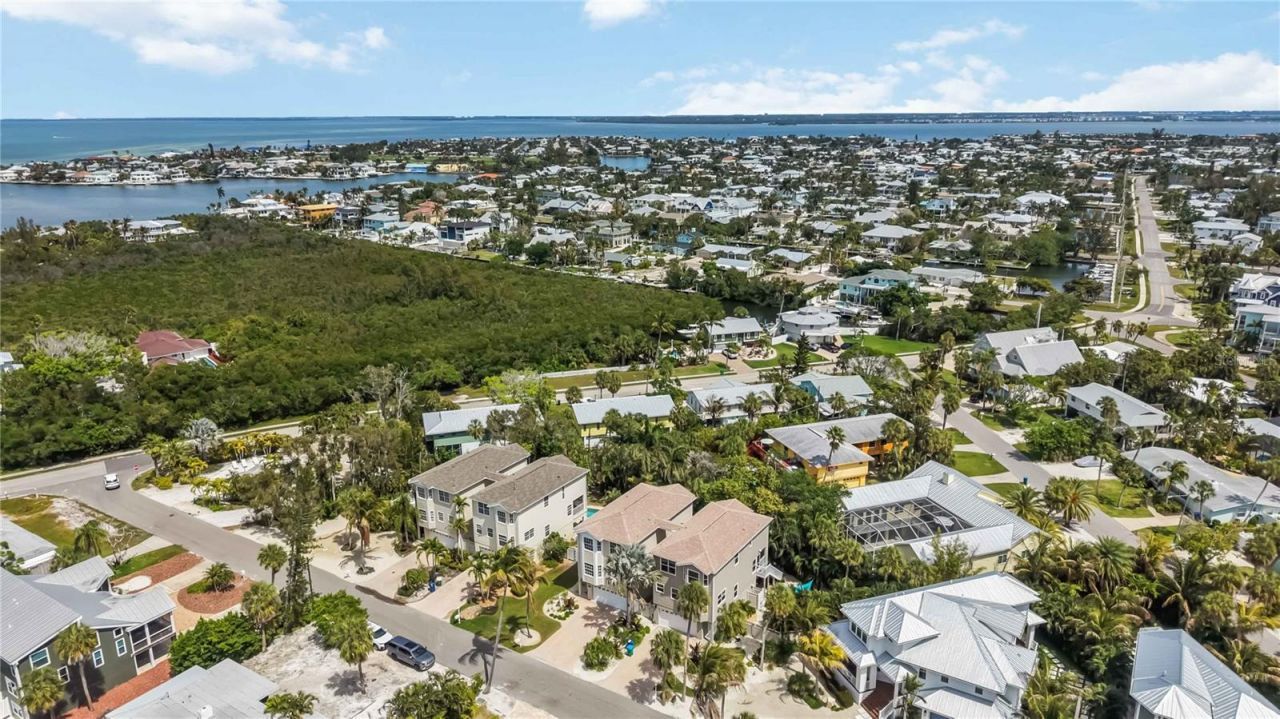215 81st Street, Unit 2, Holmes Beach, FL 34217 Photo