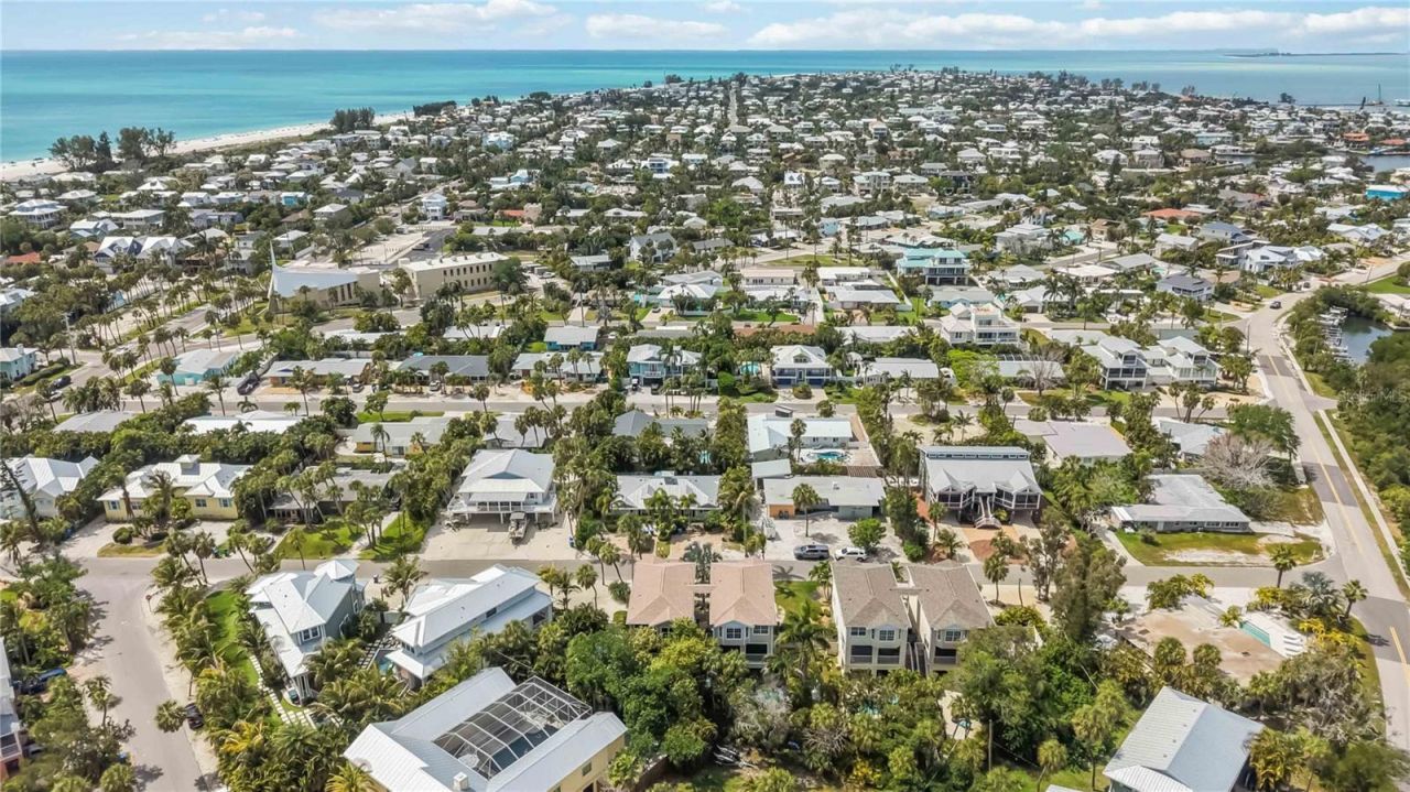 215 81st Street, Unit 2, Holmes Beach, FL 34217 Photo