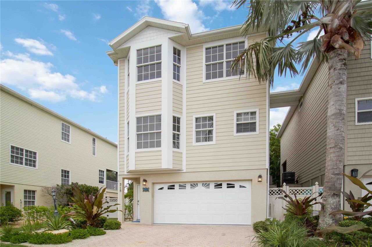 215 81st Street, Unit 2, Holmes Beach, FL 34217 Photo