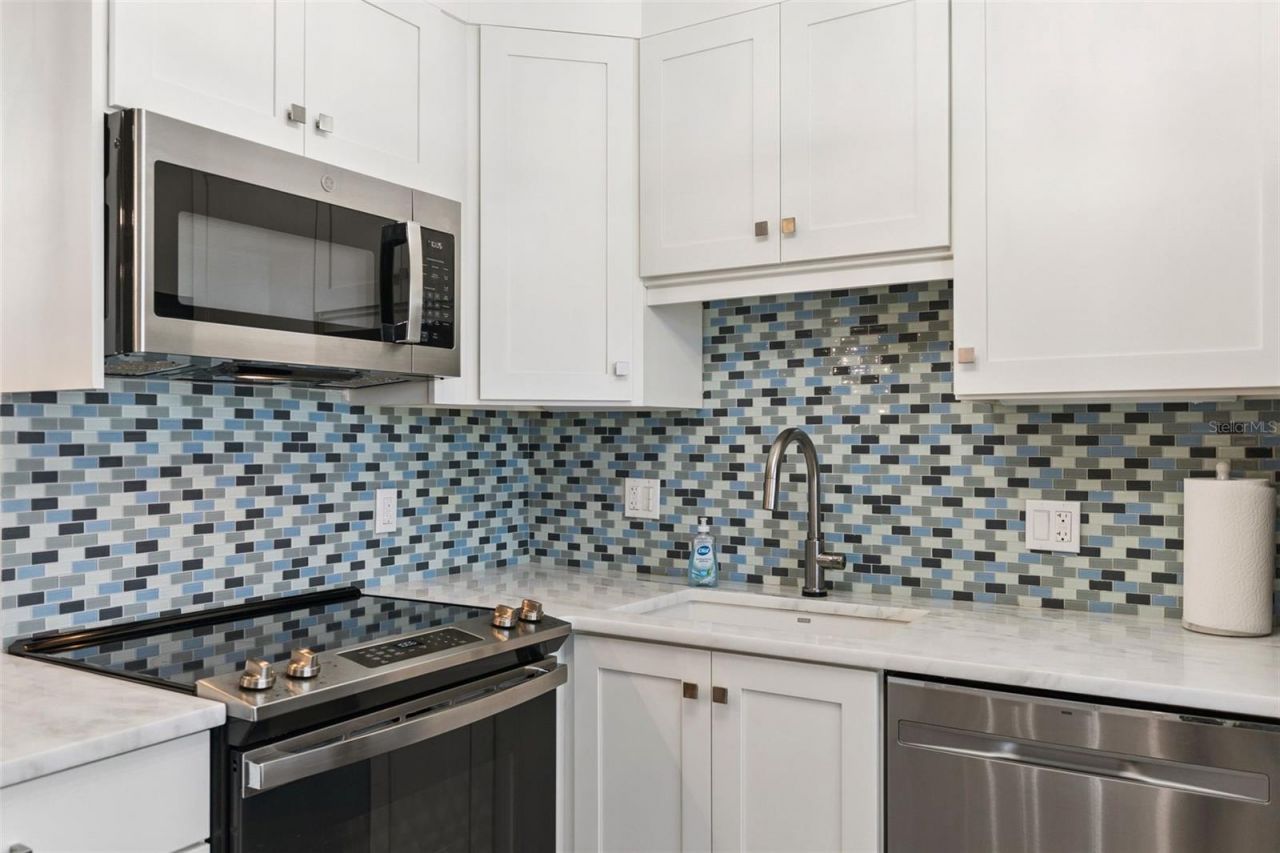 513 N Atlantic Avenue, Unit 33, New Smyrna Beach, FL 32169 Photo