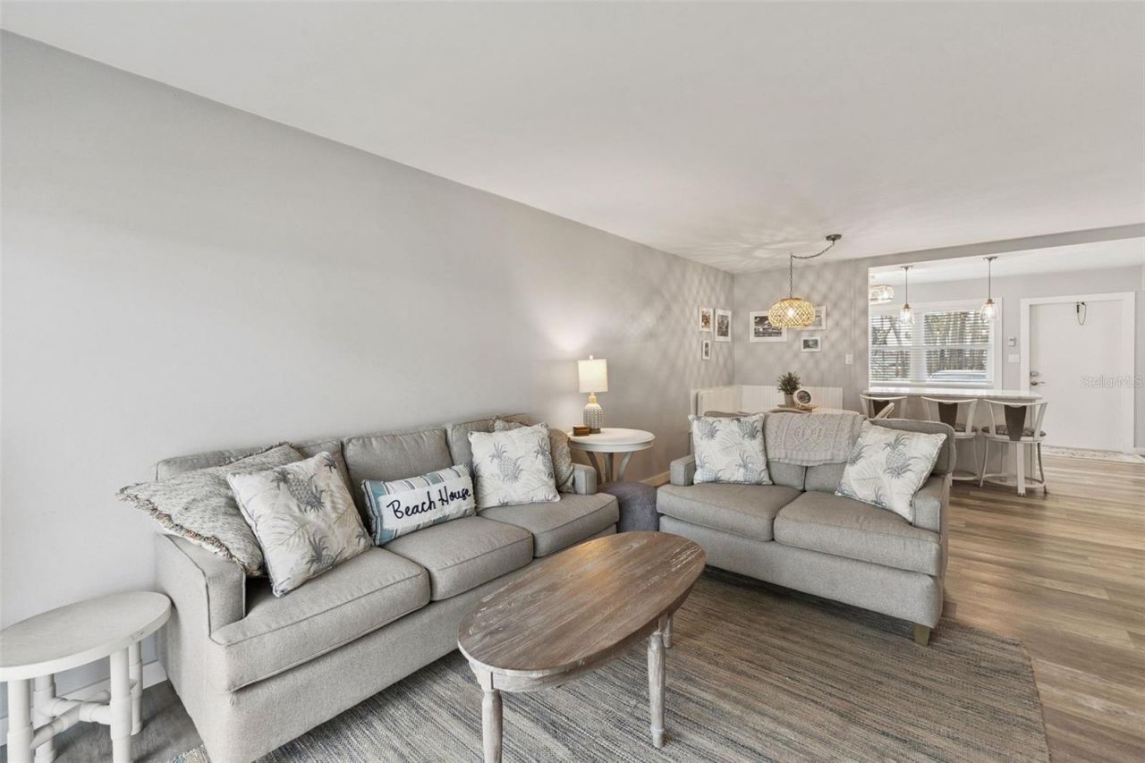 513 N Atlantic Avenue, Unit 33, New Smyrna Beach, FL 32169 Photo