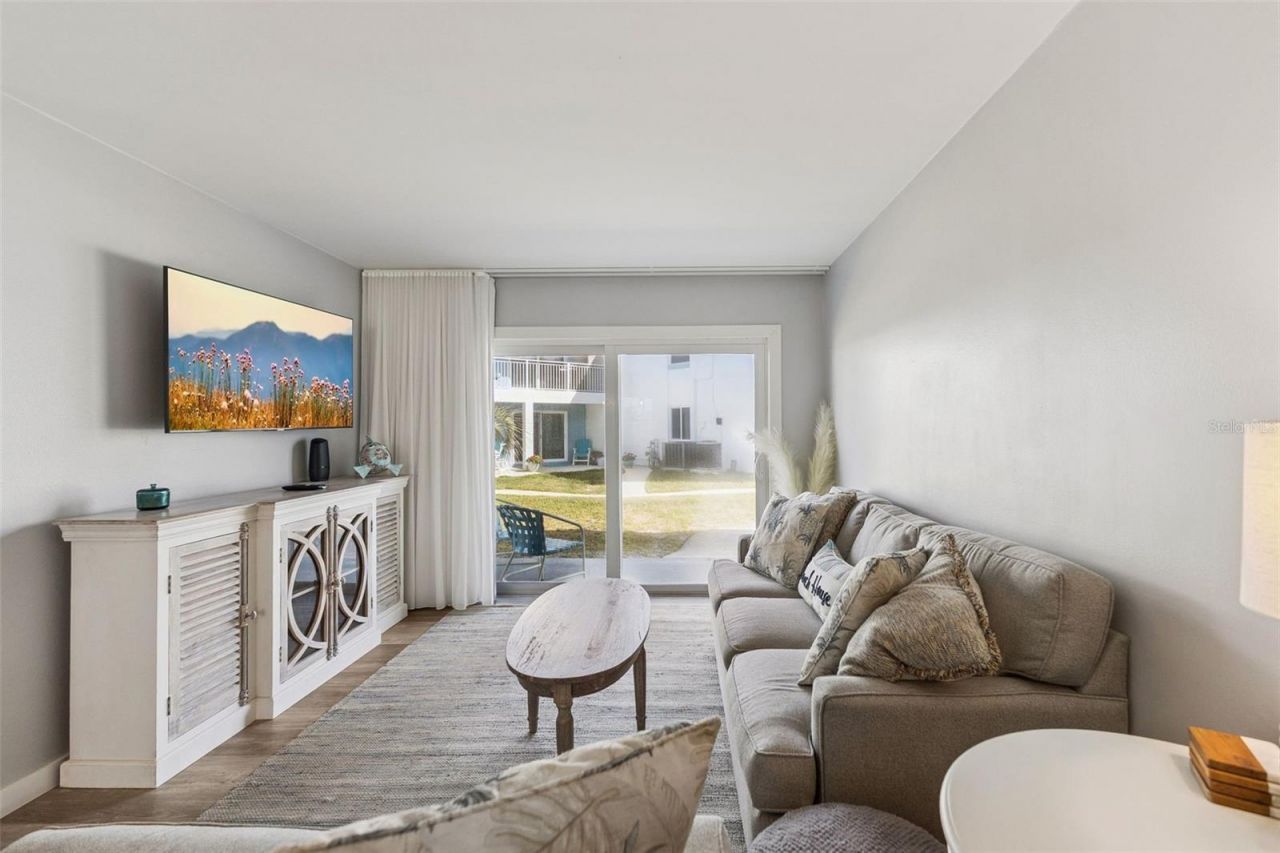 513 N Atlantic Avenue, Unit 33, New Smyrna Beach, FL 32169 Photo