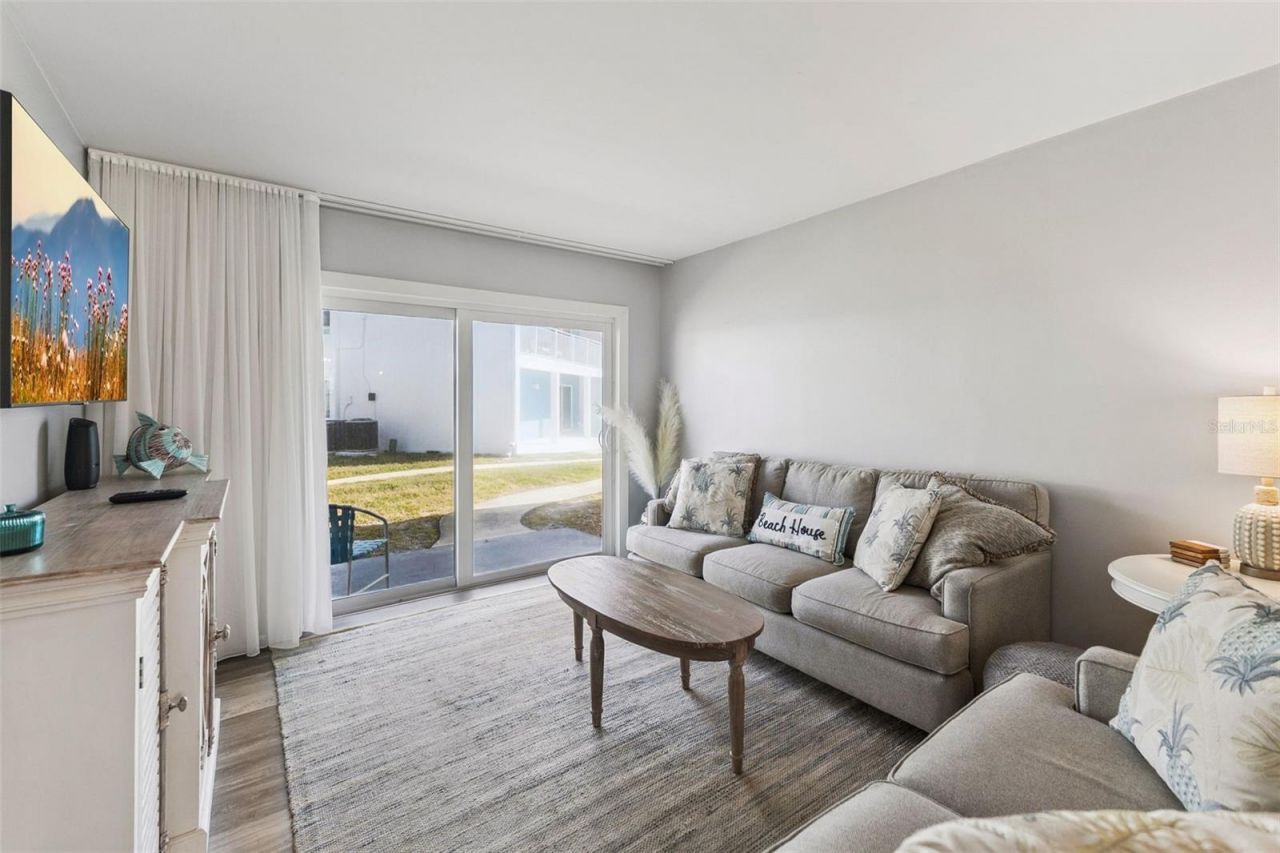 513 N Atlantic Avenue, Unit 33, New Smyrna Beach, FL 32169 Photo