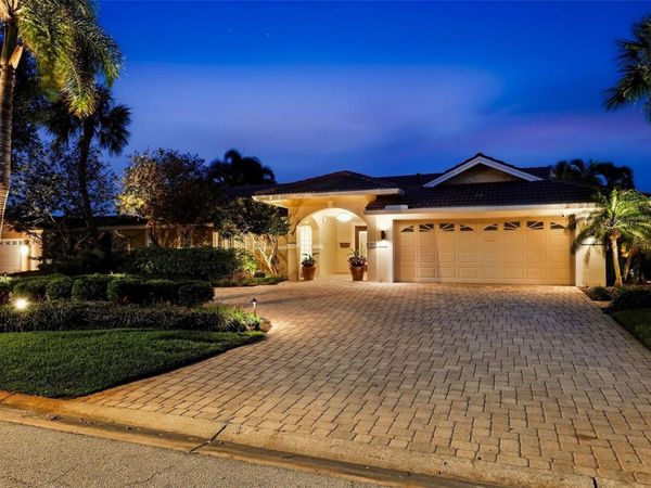 2080 HAWAII AVENUE NE, ST PETERSBURG, FL 33703