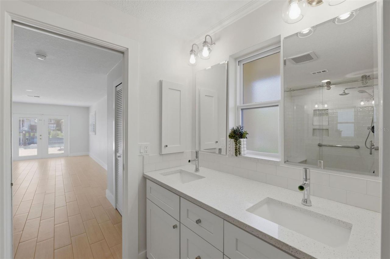 2080 Hawaii Avenue Ne, Saint Petersburg, FL 33703 Photo