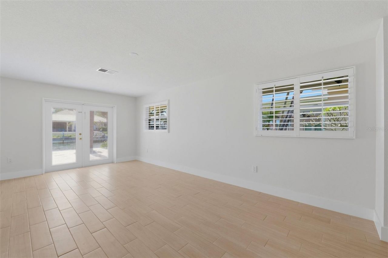 2080 Hawaii Avenue Ne, Saint Petersburg, FL 33703 Photo