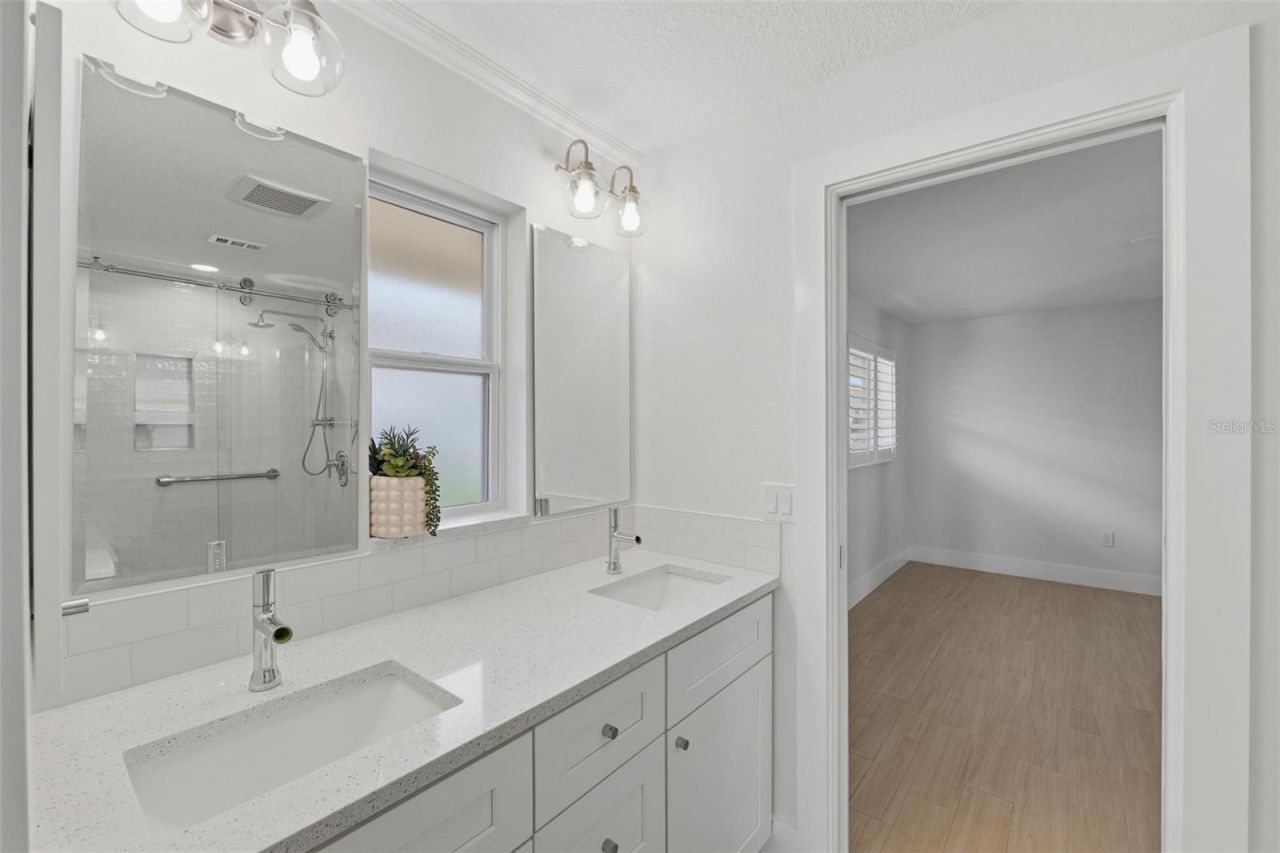 2080 Hawaii Avenue Ne, Saint Petersburg, FL 33703 Photo