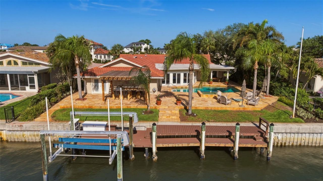 2080 Hawaii Avenue Ne, Saint Petersburg, FL 33703 Photo