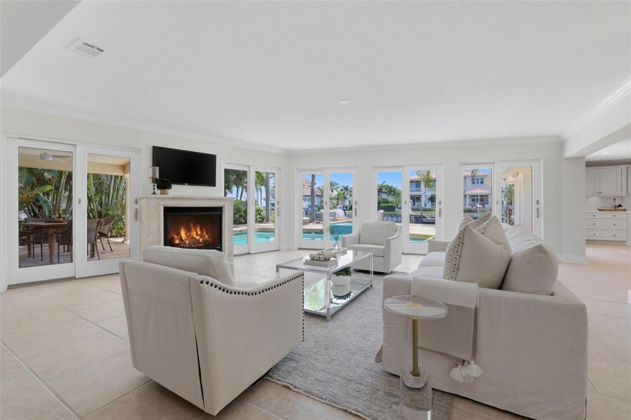 2080 Hawaii Avenue Ne, Saint Petersburg, FL 33703 Photo