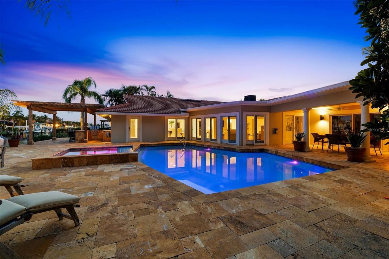 2080 Hawaii Avenue Ne, Saint Petersburg, FL 33703 Photo