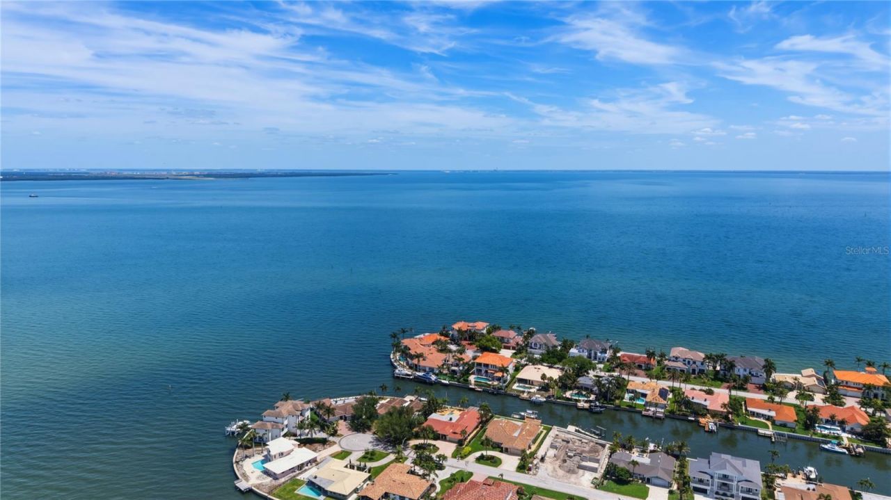 2080 Hawaii Avenue Ne, Saint Petersburg, FL 33703 Photo