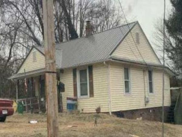 37 6Th ST , Fieldale, VA 24089