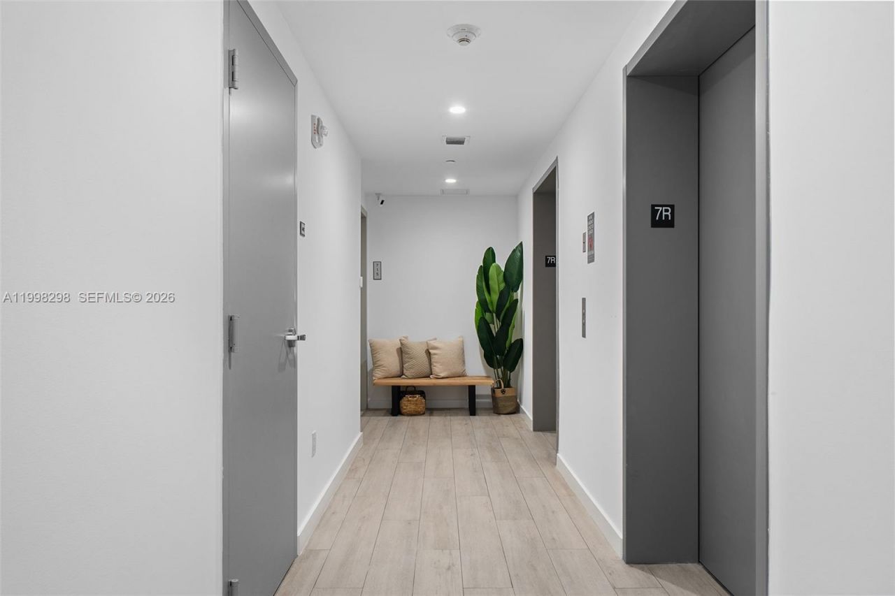 488 NE 18th St, Unit 715, Miami, FL 33132 Photo