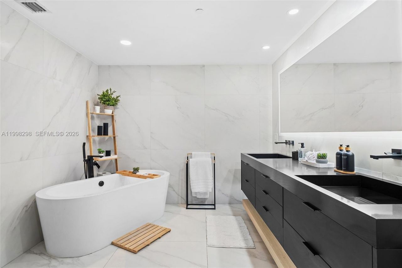 488 NE 18th St, Unit 715, Miami, FL 33132 Photo