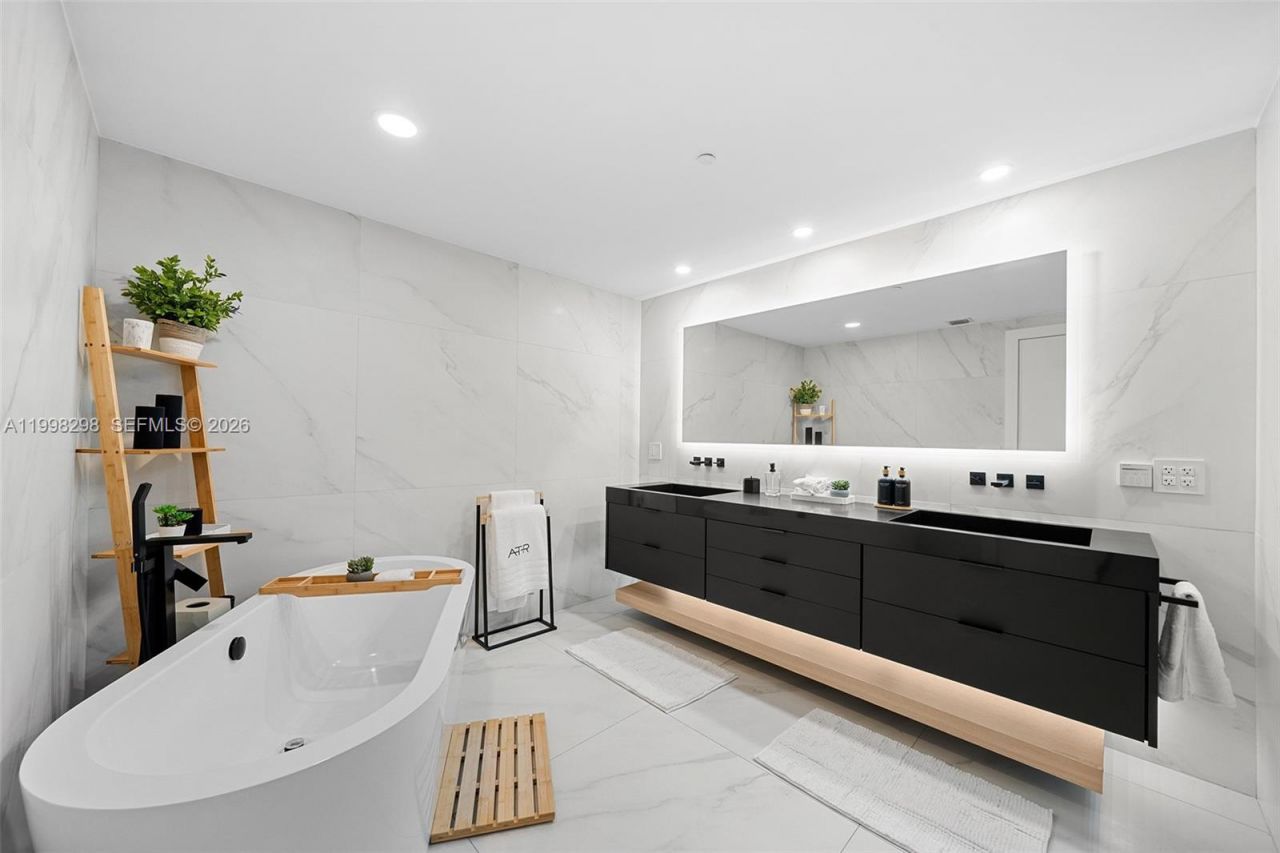 488 NE 18th St, Unit 715, Miami, FL 33132 Photo