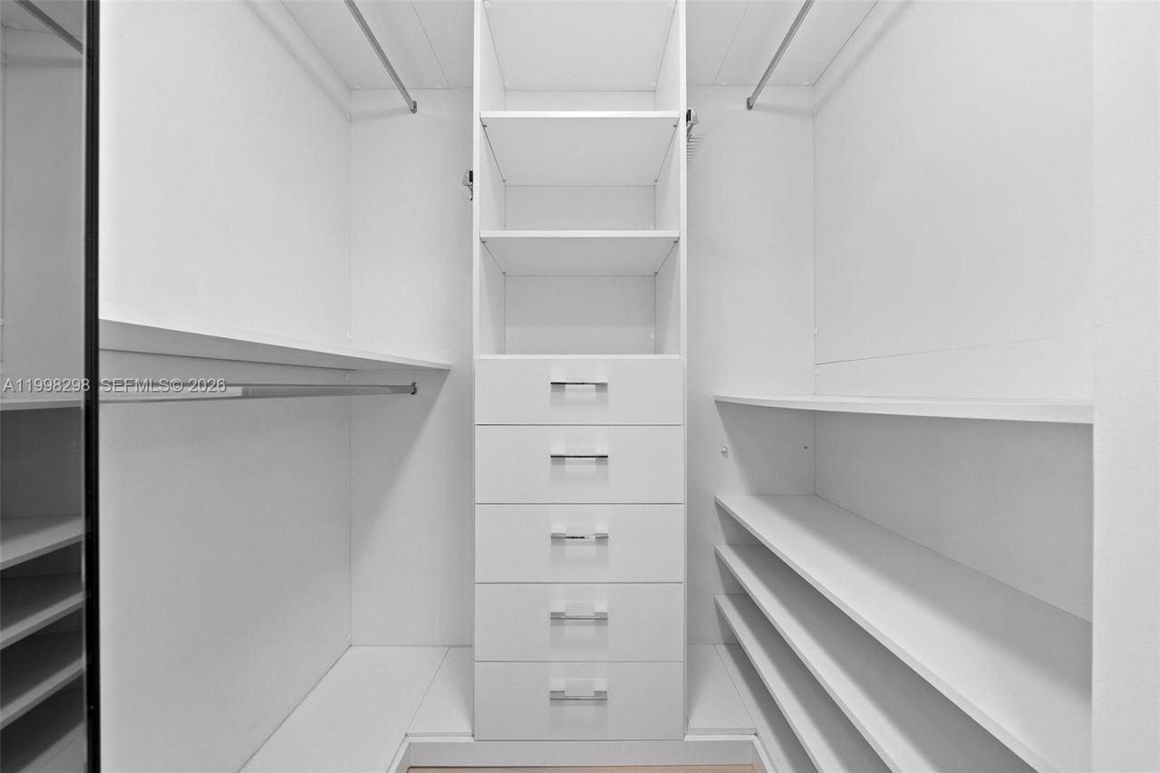 488 NE 18th St, Unit 715, Miami, FL 33132 Photo