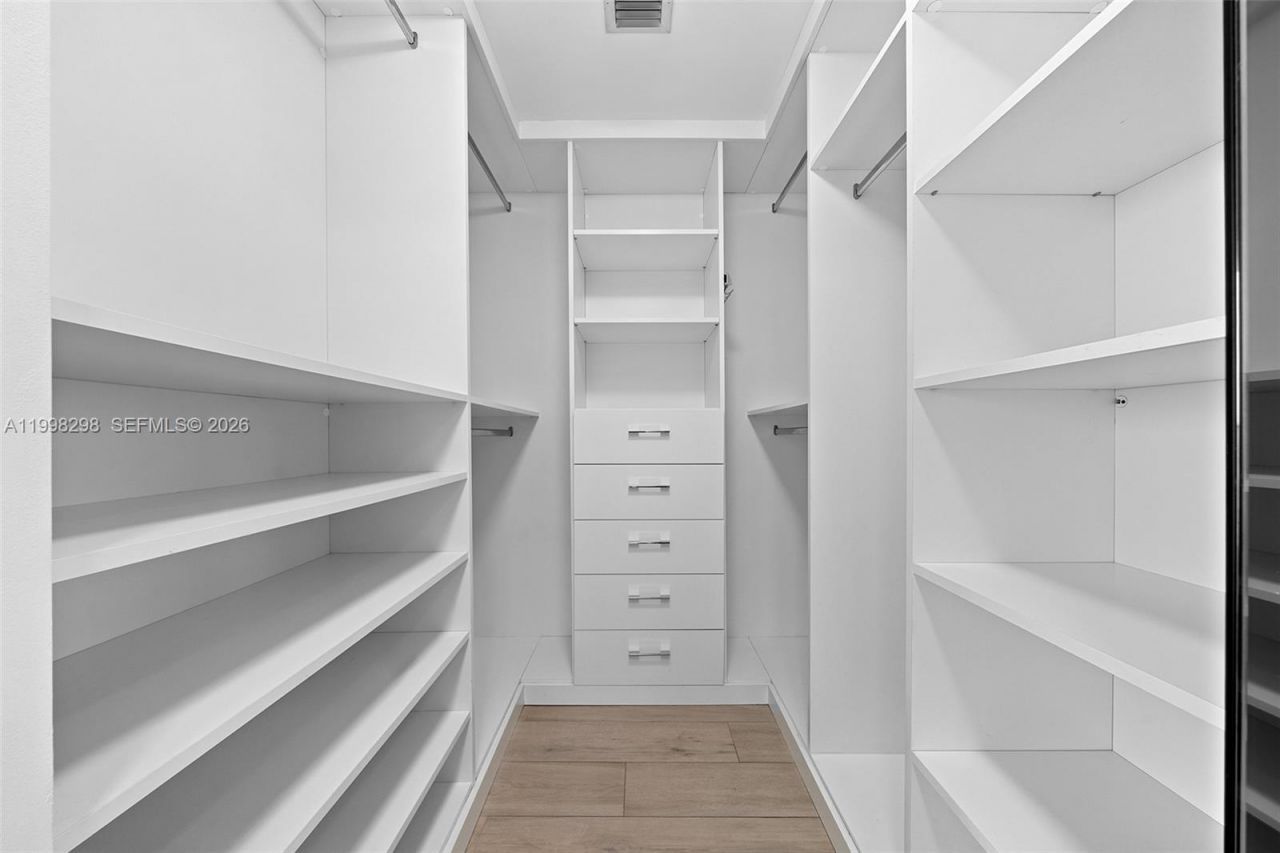 488 NE 18th St, Unit 715, Miami, FL 33132 Photo